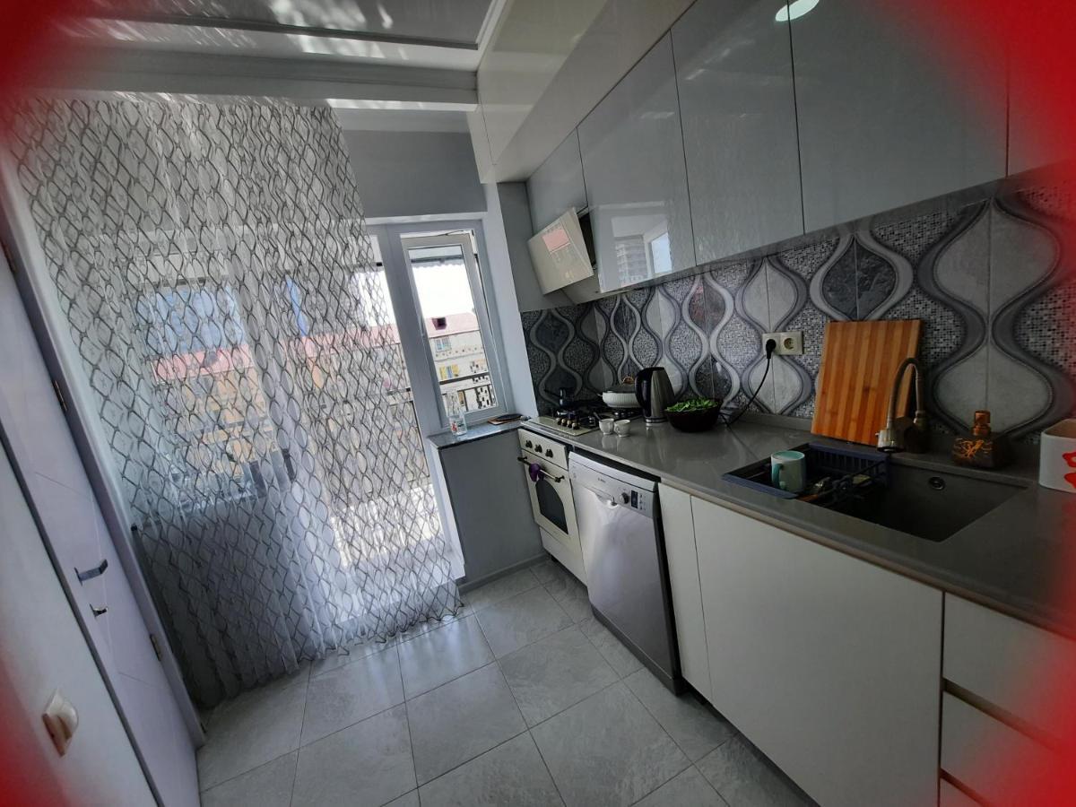 Apartment Desi With Sea View On The Beach In Батуми Экстерьер фото