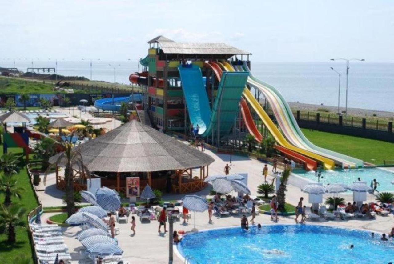 Apartment Desi With Sea View On The Beach In Батуми Экстерьер фото