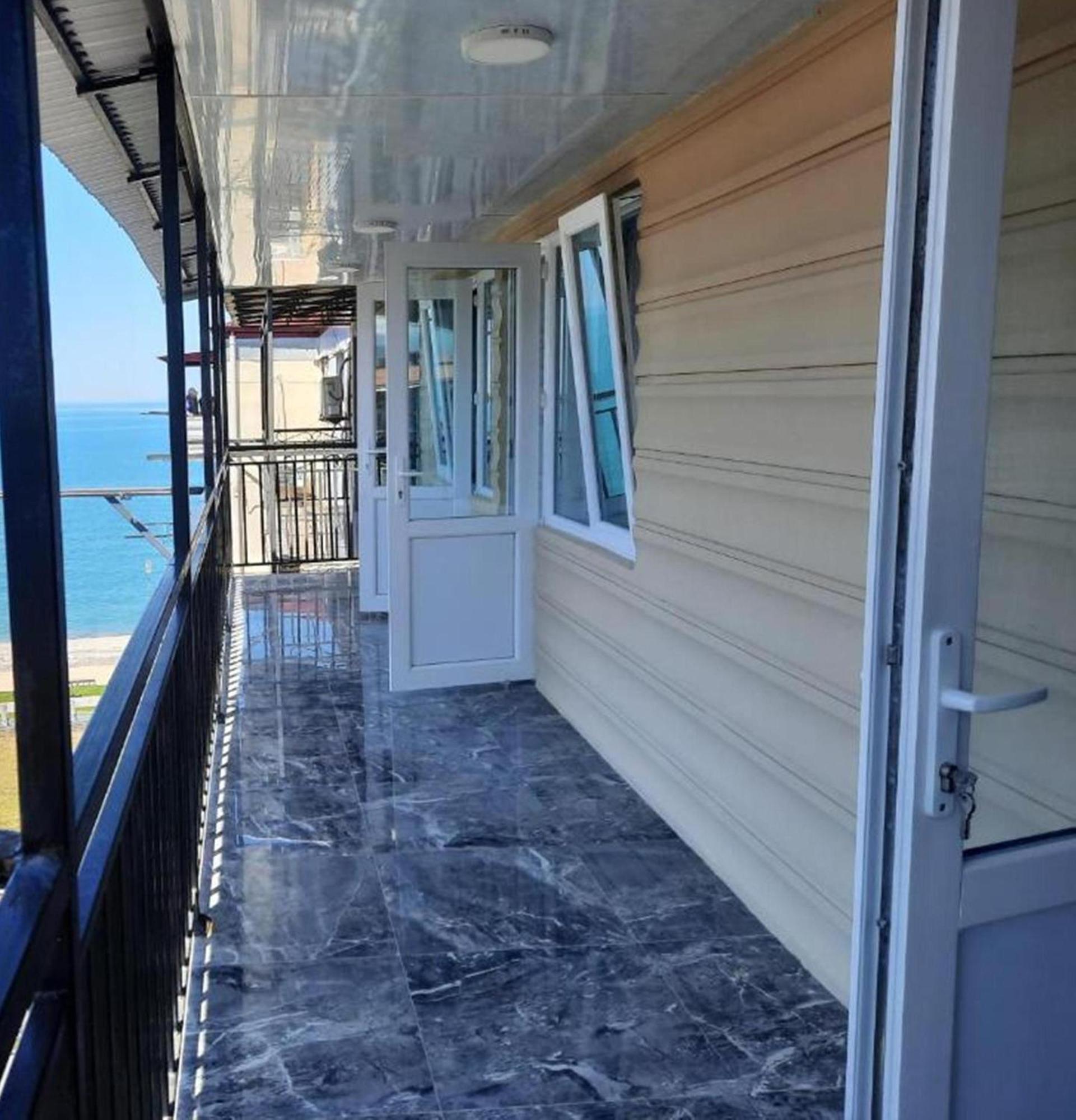 Apartment Desi With Sea View On The Beach In Батуми Экстерьер фото